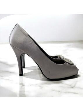 Roberto Vianni Silver Grey Satin Peep-Toe Platform Heels with Rhinestones Size 7